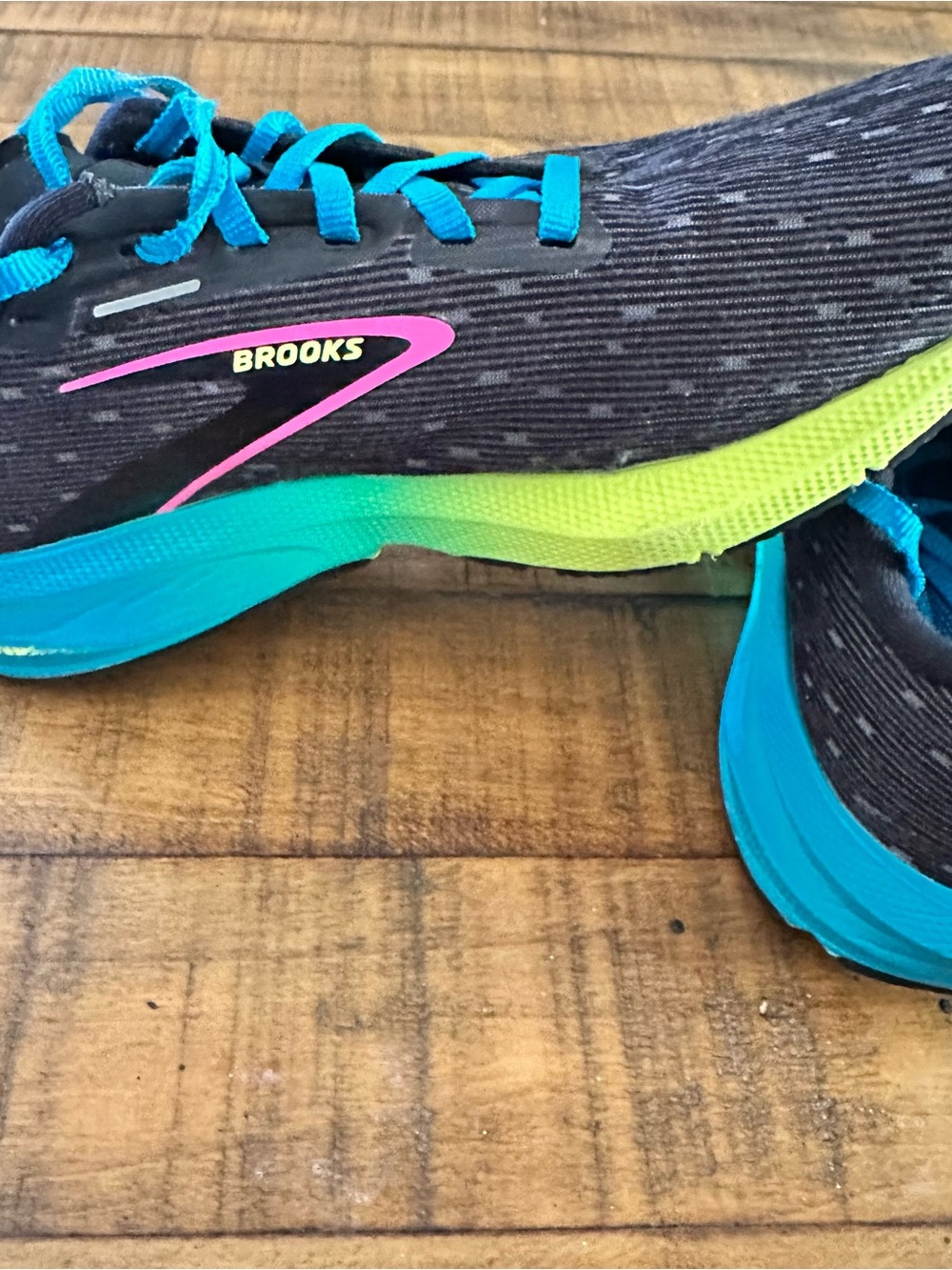 Brooks Running Shoes - Size 7